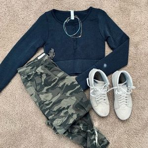 Aerie dark blue long sleeve crop top